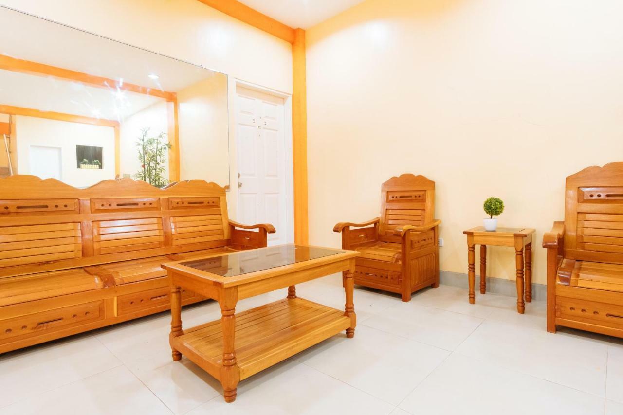 RedDoorz Premium @ Gabinete Road Palawan Hotel Puerto Princesa Exterior foto