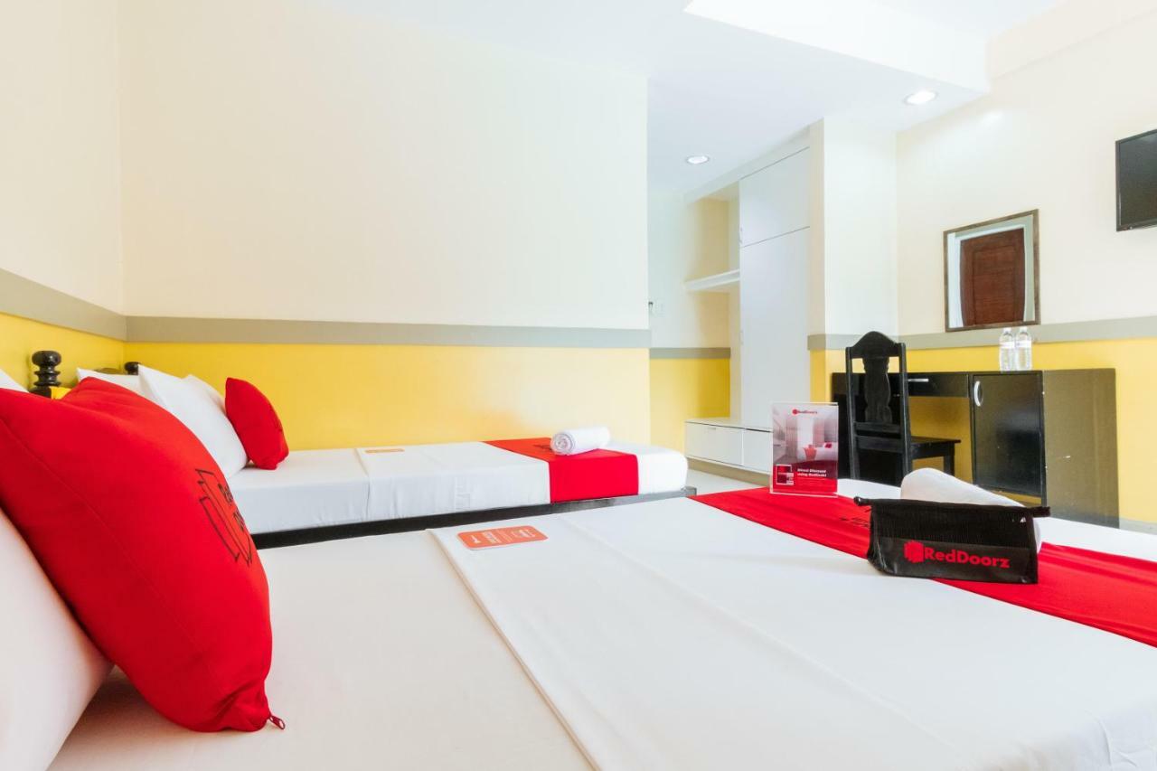 RedDoorz Premium @ Gabinete Road Palawan Hotel Puerto Princesa Exterior foto